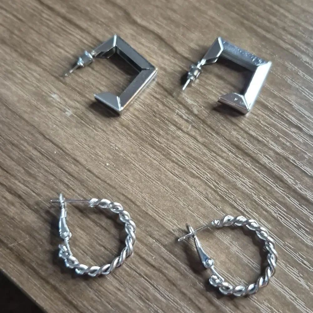 💥3/$12💥 2 Pair Silver Geometric Twisted Hoop Earrings | Stocking Stuffers 202
